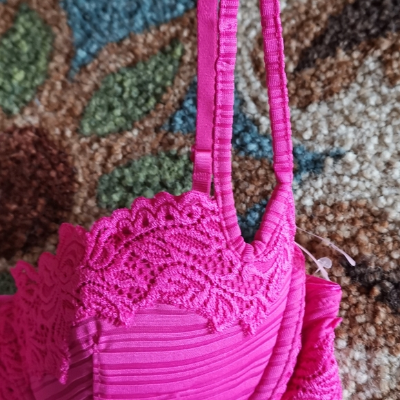 Sophie B. Pink Bra - Picture 3 of 15